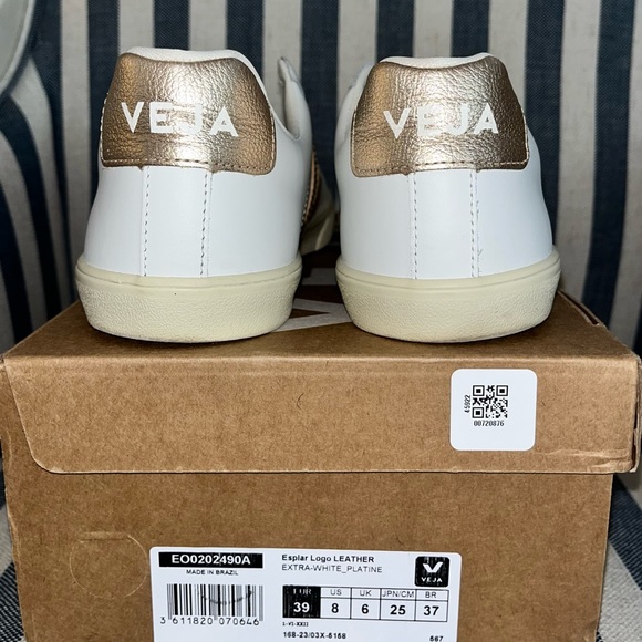 SOLD  Brand new Veja Esplar in white and gold leather. - Picture 4 of 7